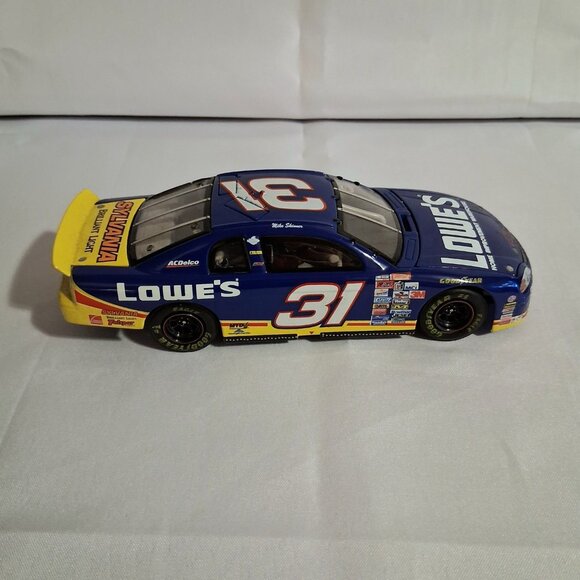 1999 Mike Skinner #31 Lowe's Monte Carlo Elite 1 of 1,000 1:24 Scale Diecast Car - Picture 4 of 10
